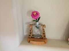 Light bulb vase
