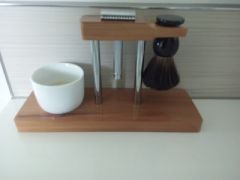 Shaving gear stand