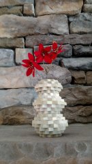 Wobble bud vase