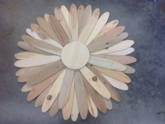 39" pallet wood daisy