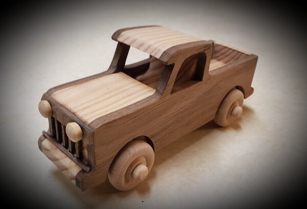 toytruck.thumb.jpg.cf2fecd6e4e001ab5d33285fa99b3633.jpg